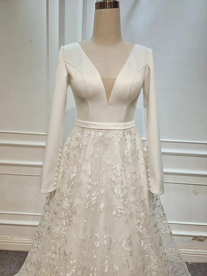 A Line Elegant Long Sleeves V Neck Beach Wedding Dress Bridal Gown  WD551