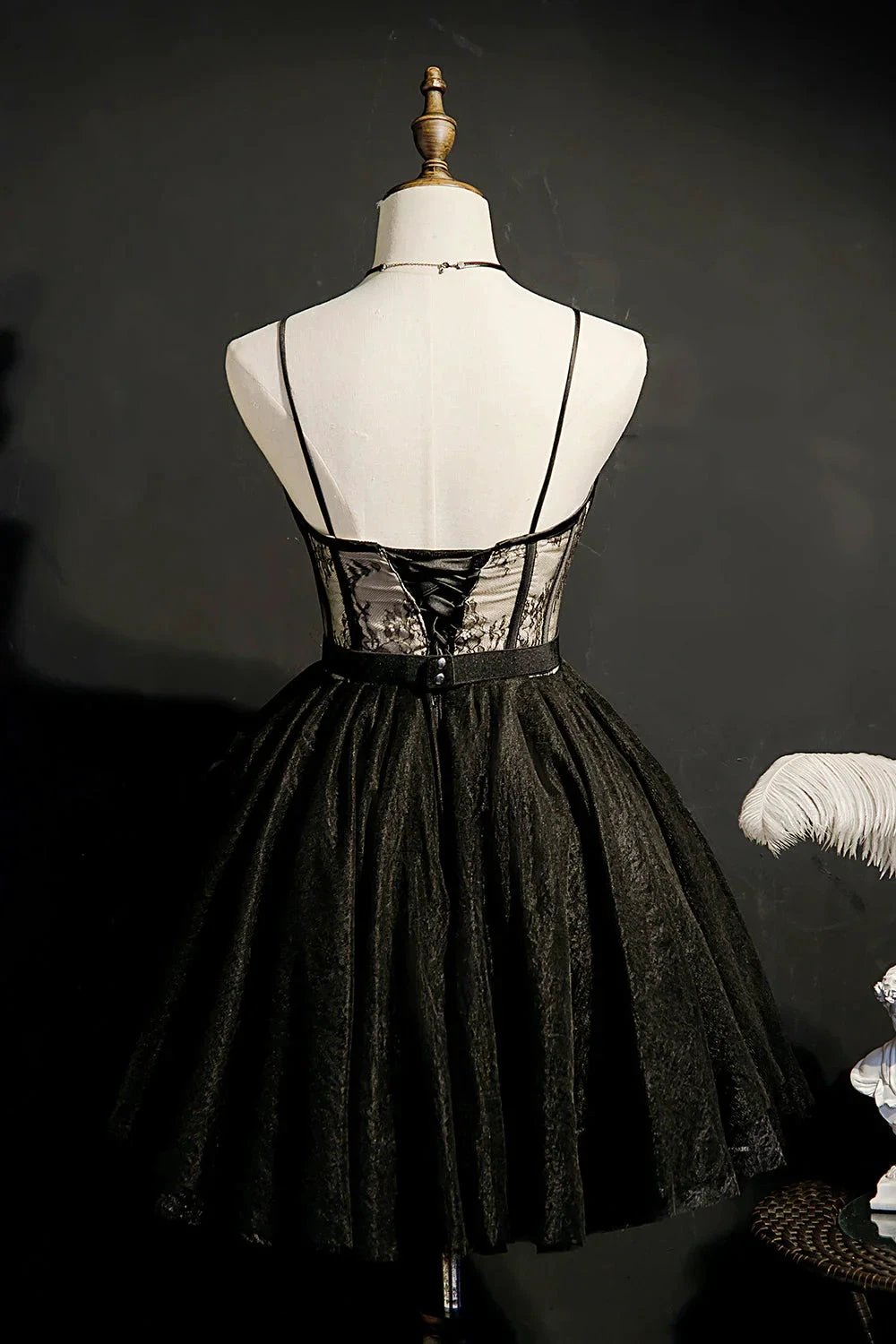 Chic Lace Spaghetti Straps Tulle Short Homecoming Dresses