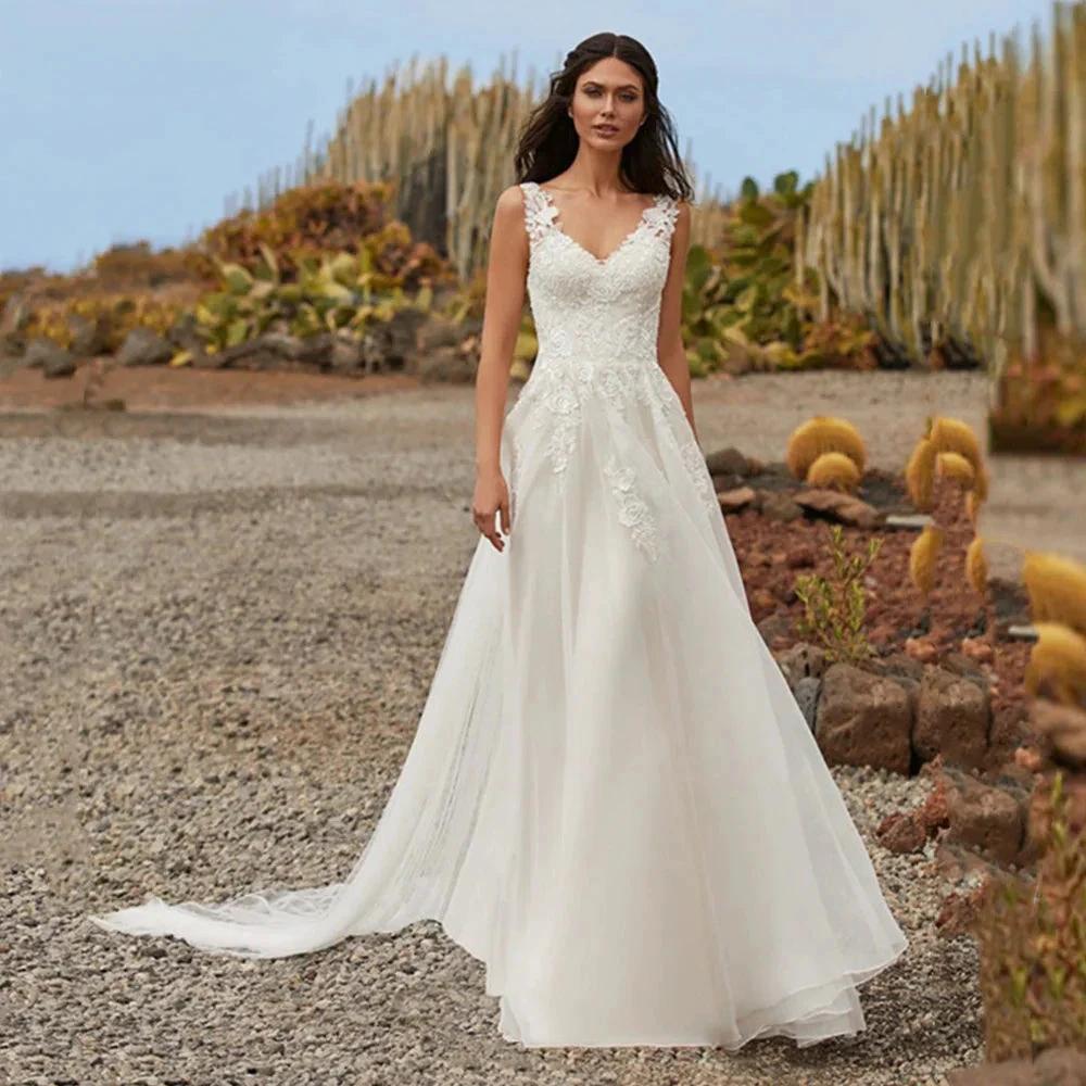 Simple A Line Wedding Dresses 2023 Sexy V Neck Sleeveless Lace Appliques Sweep Train For Women Bridal Gowns Buttons Back Robes