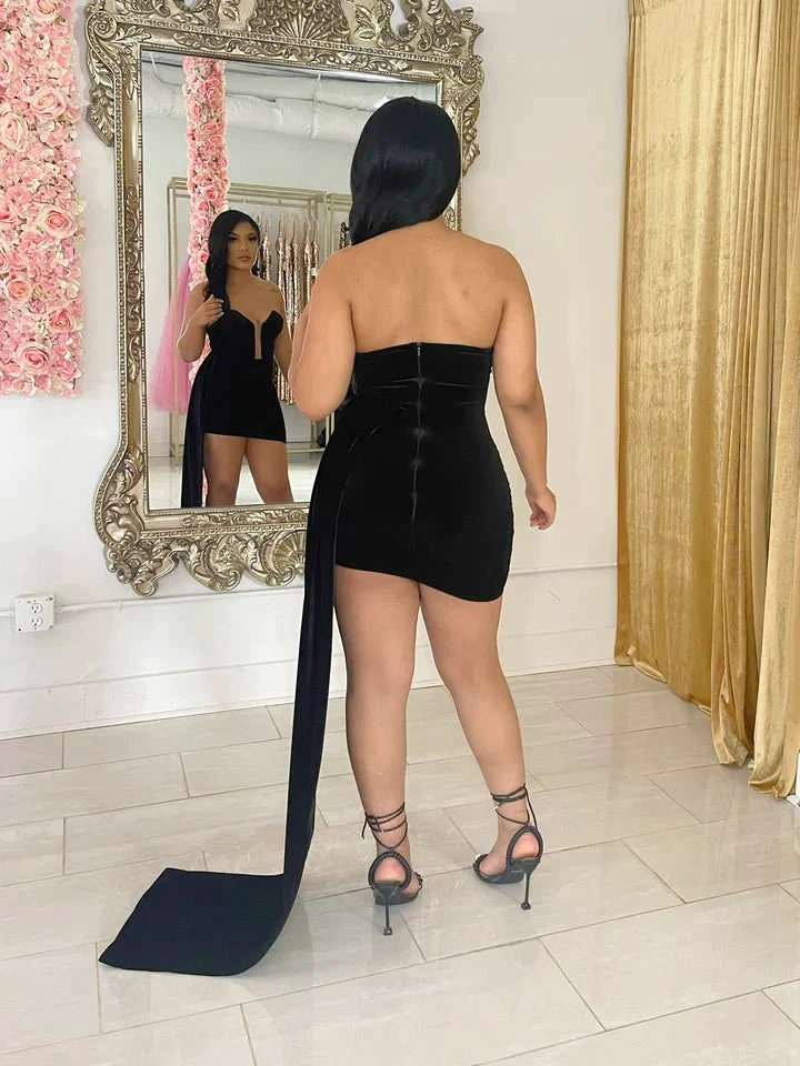 Black Velvet Short Homecoming Dress Zipper Back Y06