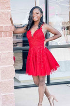 Pretty A-line Lace Appliques Short Prom Dresses Homecoming Dresses