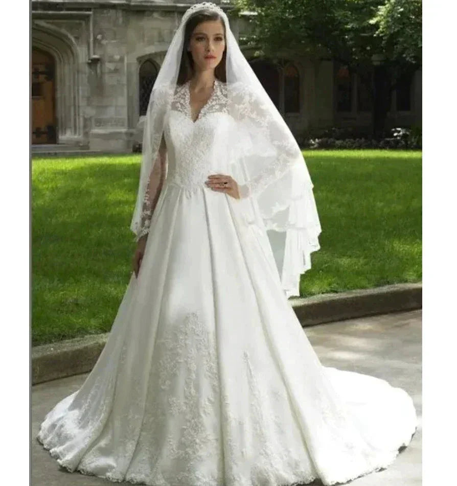 Elegant Italian white bridal dress V-neck stand-up collar lace applique long sleeve satin button Saudi Arabian trouw jurken dame