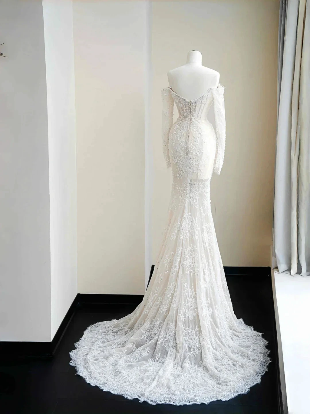 Romantic White Lace Appliques Tulle Sequin Mermaid Prom Dress Off Shoulder Evening Dress Y8663