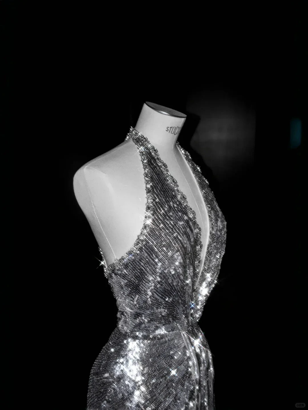 Sparkly Silver Deep V Halter Sequins Beaded Backless Evening Dress Mermaid Prom Dress Y8687