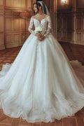 Luxurious Long White Scoop Neck A-Line Tulle Lace Wedding Dress With Sleeves