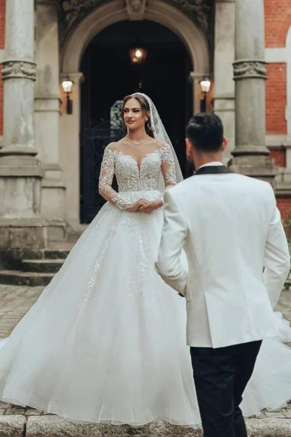 Luxurious Long White Scoop Neck A-Line Tulle Lace Wedding Dress With Sleeves