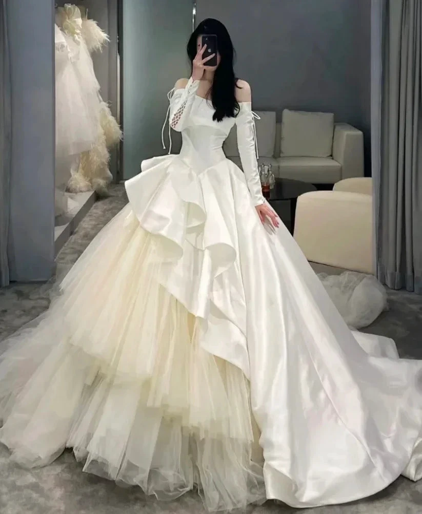 Chic A-line Long Sleeves Wedding Dress,Bridal Gown Y6789