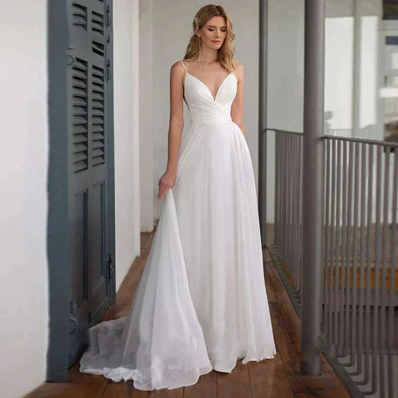 Spaghetti Straps  V Neck Criss-Cross Wedding Dress  Sweep Train Sleeveless Chiffon Bride Gown Robe De Mariée Beach Wedding Gown