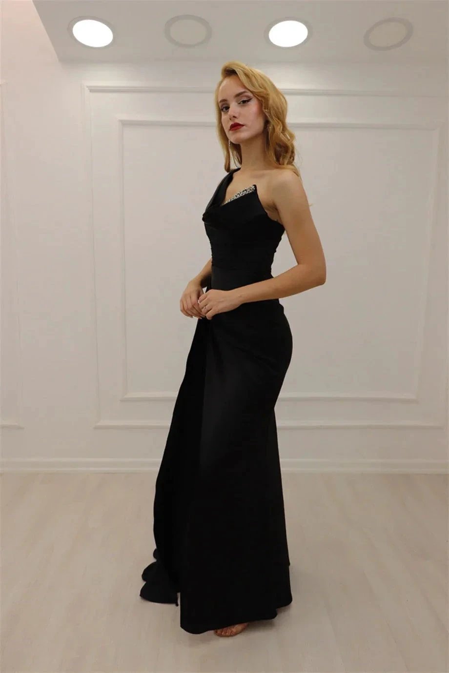 A-line Black One Shoulder Glitter Sleeveless Prom Dress With Slit