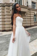 A-Line Sweetheart Sweep Train Tulle Wedding Dress with Appliques WD268