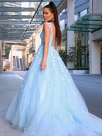 A-Line/Elegant Scoop Sleeveless Tulle Applique Prom Dresses