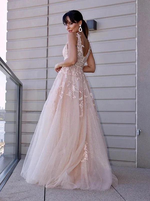 A-Line/Elegant Tulle Applique Scoop Sleeveless Prom Dresses
