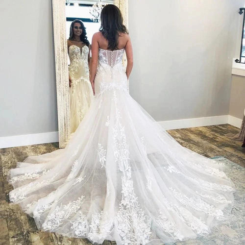 Affordable V-Neck Sleeveless Lace Bridal Wears