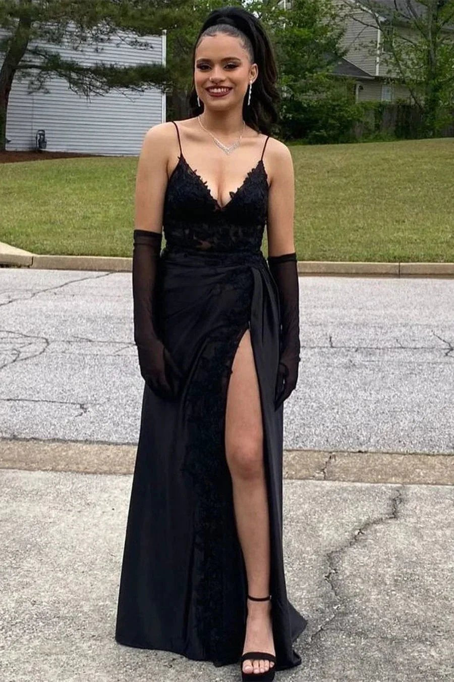 Amazing Long Black V-neck Spaghetti Straps Lace Sleeveless Prom Dress With Slit