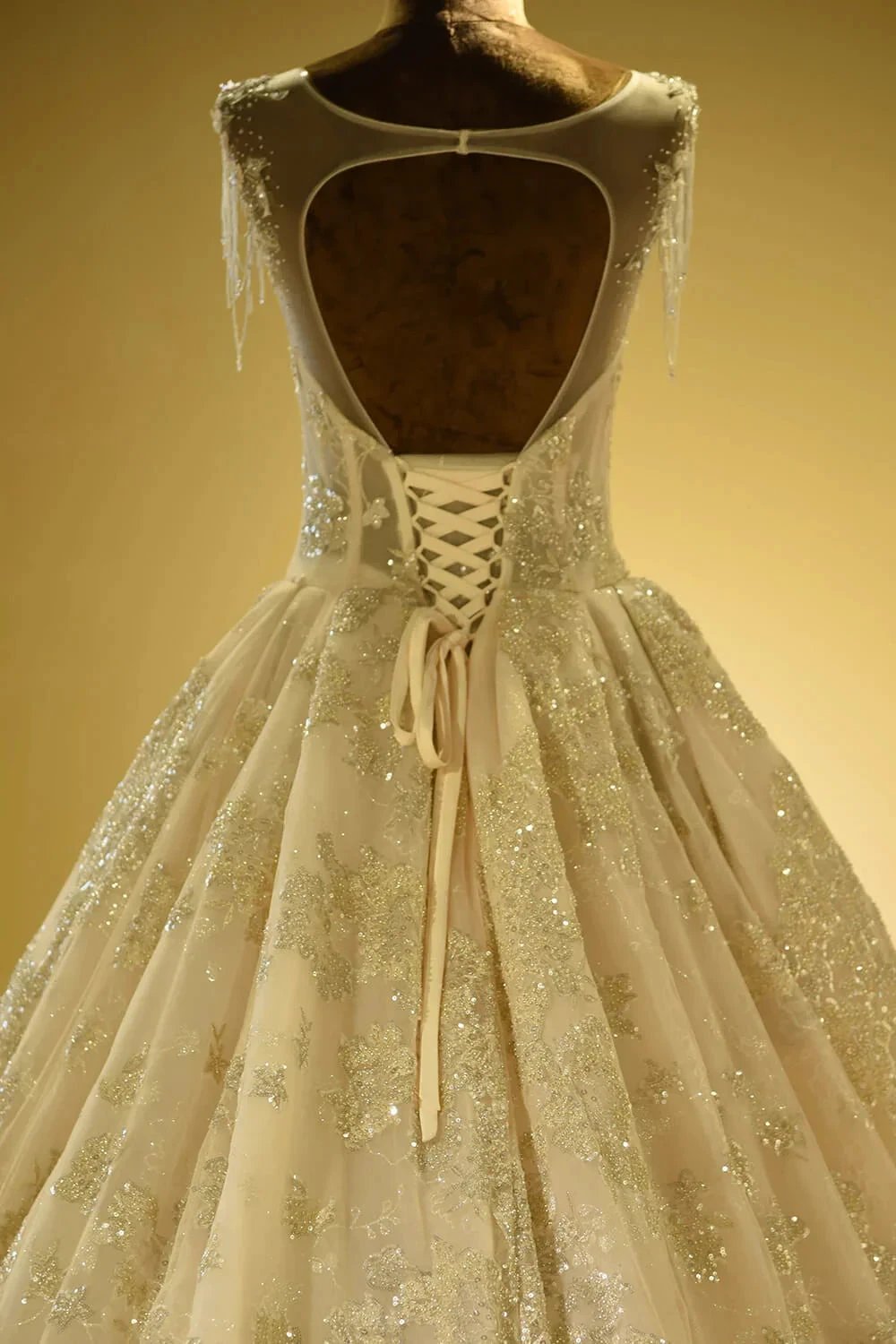 Amazing Princess Lace-up Sparkly Beading Tulle Ivory Princess Wedding Dress