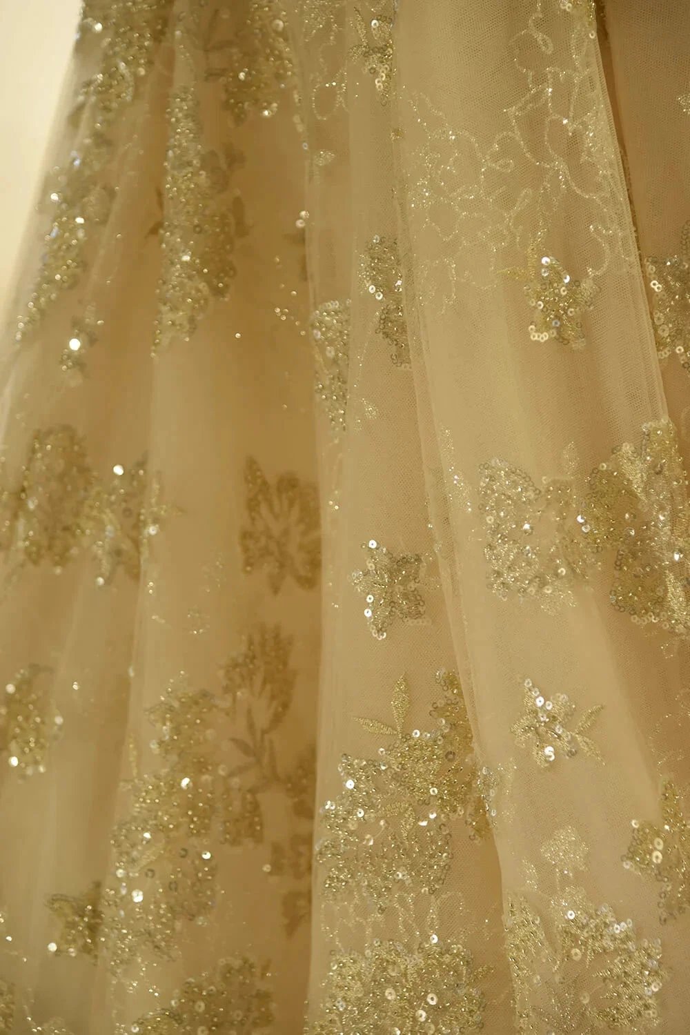 Amazing Princess Lace-up Sparkly Beading Tulle Ivory Princess Wedding Dress