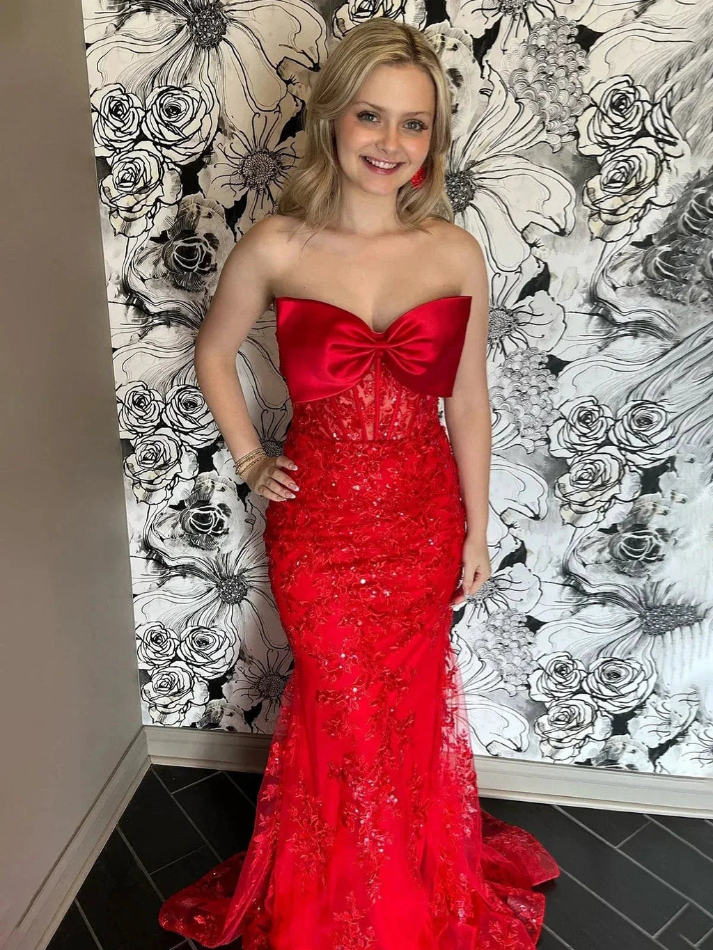 Arvin | Strapless Red Mermaid Lace Appliques Long Prom Dress with Bow