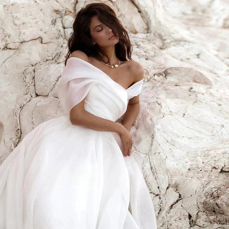 Simple A-Line Bohemian Bridal Dresses Women's Sexy Off Shoulder White Pleated Tulle Beach Formal Prom Party Fashion 2023 Wedding