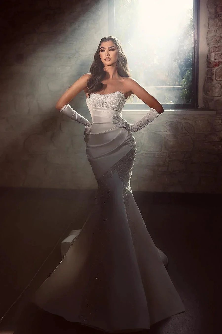 Beautiful Long Mermaid White Lace Sleeveless Wedding Dress With Appliques