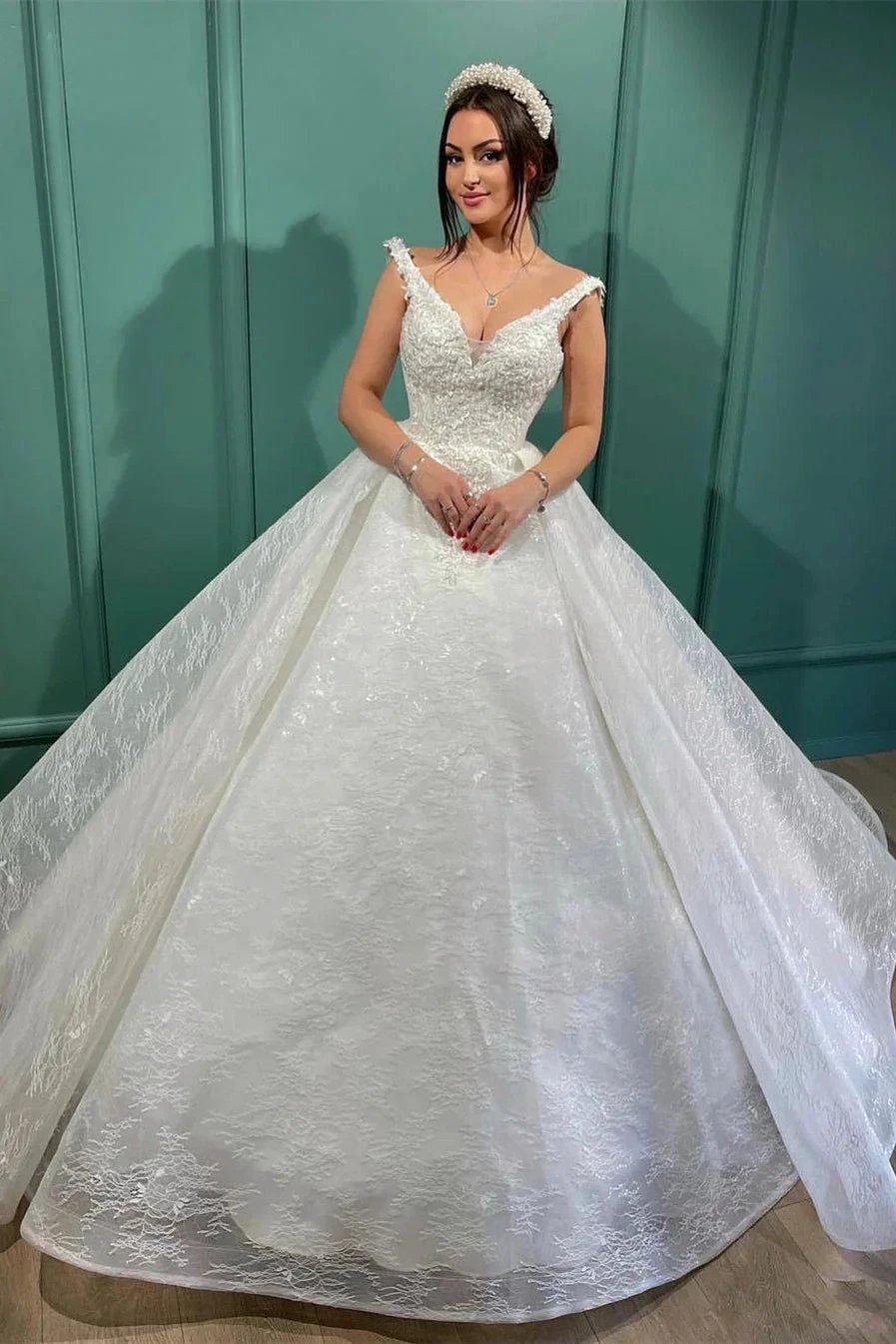 Beautiful Long White A-line V-neck Lace Sleeveless Wedding Dress