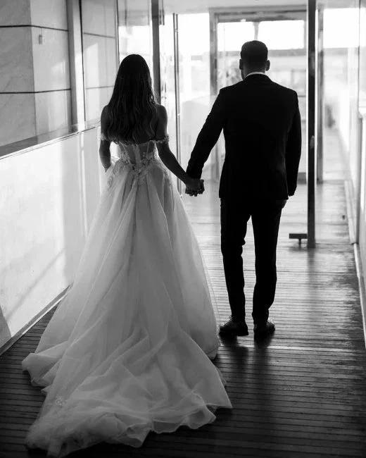 Boho A-Line Tulle Off-the-shoulder Wedding Dresses with Lace
