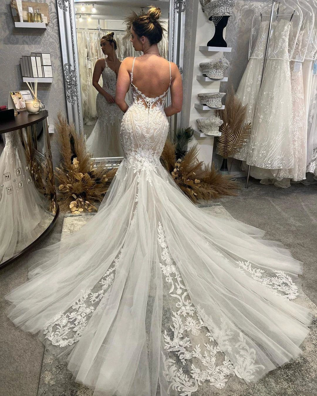 Chic Floor Length V-Neck Spaghetti Straps Sleeveless Mermaid Wedding Dress with Chapel Train