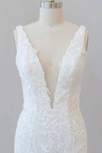 Deep V-neck Appliques Tulle Mermaid Elegant Wedding Dresses