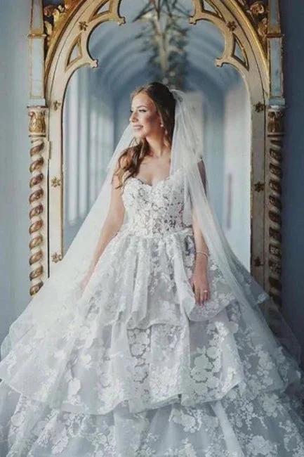 Dignified Sweetheart Sleeveless Ball Gown Tulle Wedding Dresses with Lace