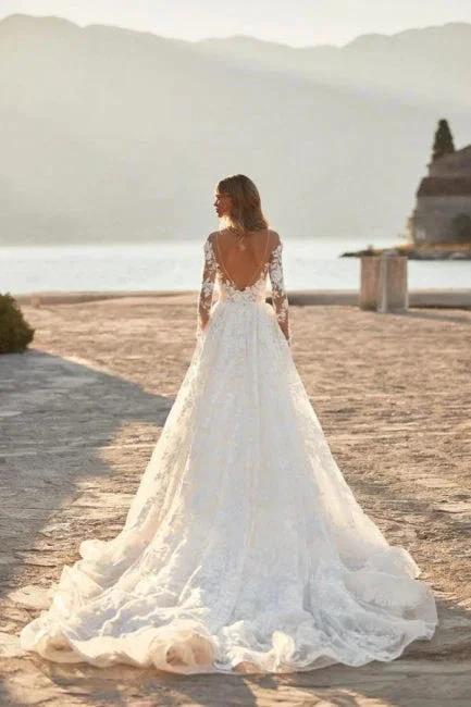Elegant A-line Lace Appliques Wedding Dresses With Sleeves