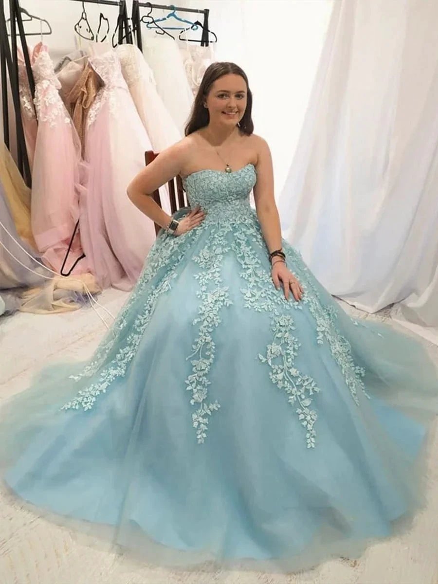 Elegant A-line Strapless Tulle Lace Formal Graduation Dresses Long Prom Gowns