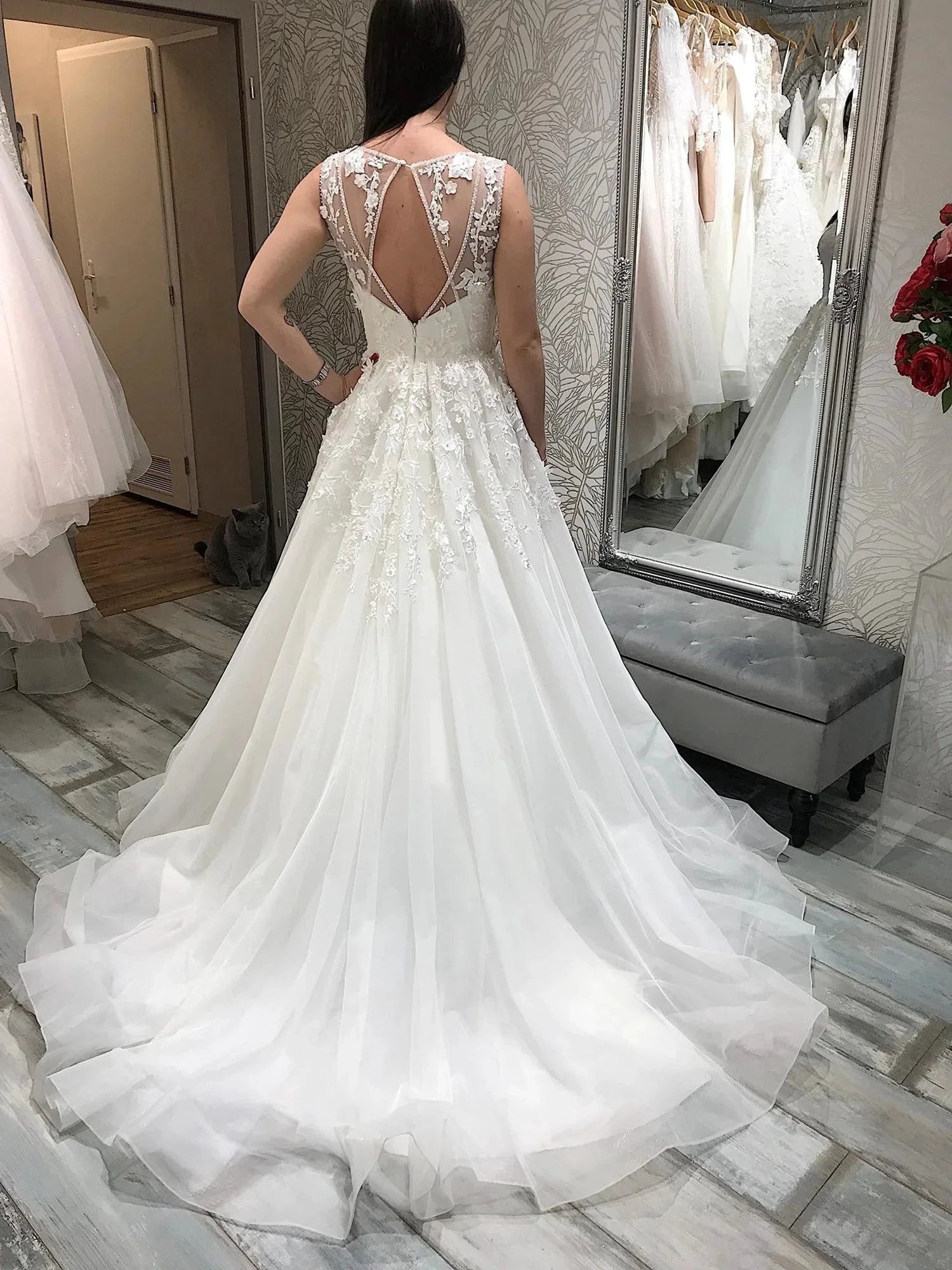 Elegant A-line V Neck White Lace Backless Long Wedding Dresses
