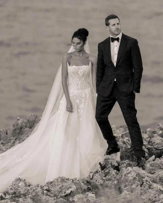 Elegant Designer Appliques A-line Wedding Dresses With Lace