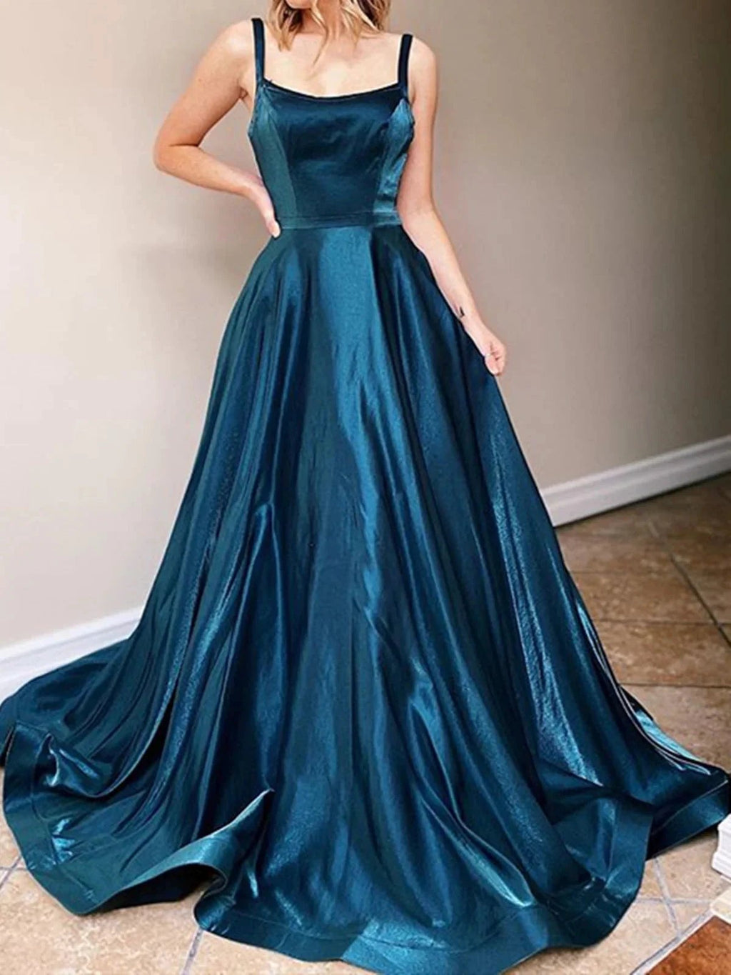 Elegant Long A-line Sleeveless Open Back Formal Evening Prom Dresses