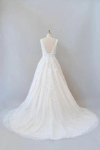 Elegant Long A-line V-neck Appliques Lace Tulle Backless Wedding Dress