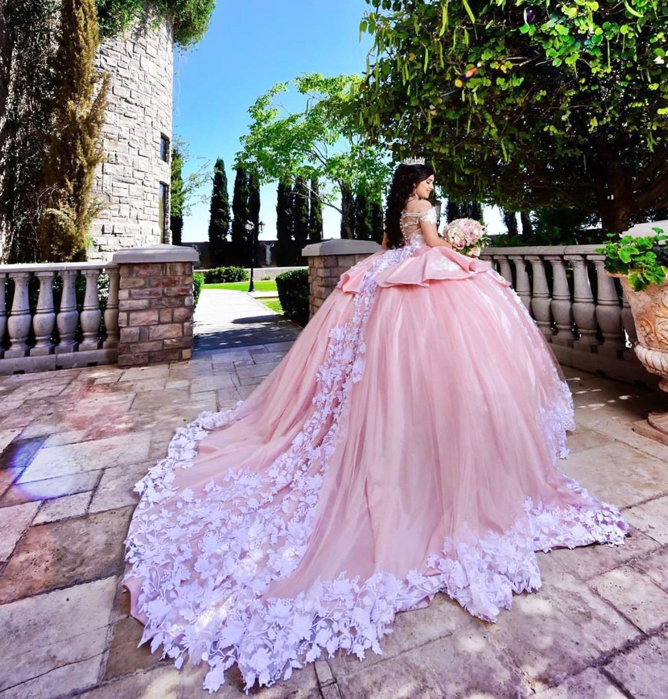 Elegant Long Ball Gown Off the Shoulder Appliques Lace Tulle Quinceanera Dress