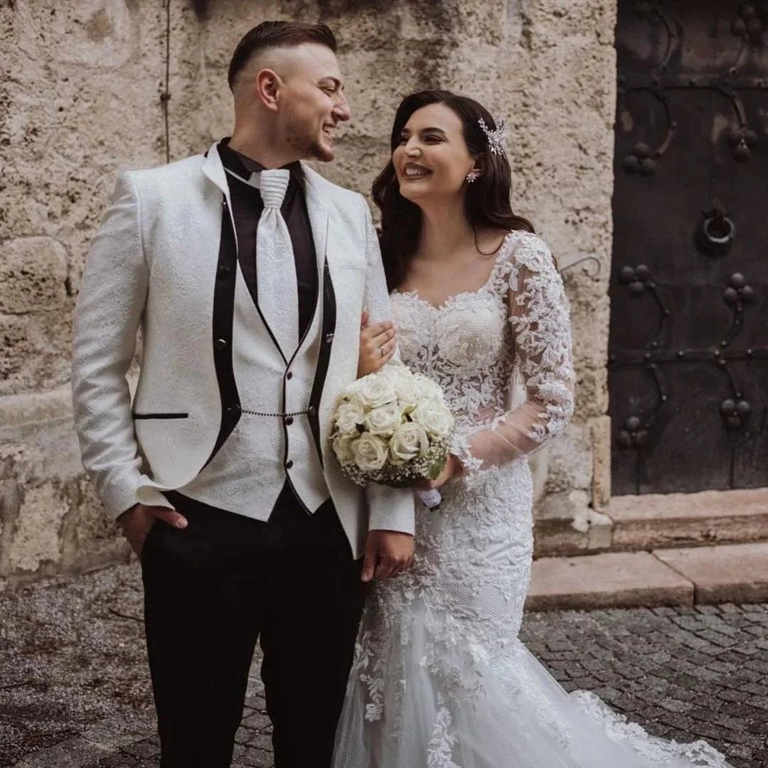 Elegant Long Mermaid Lace Open Back Wedding dresses with Sleeves