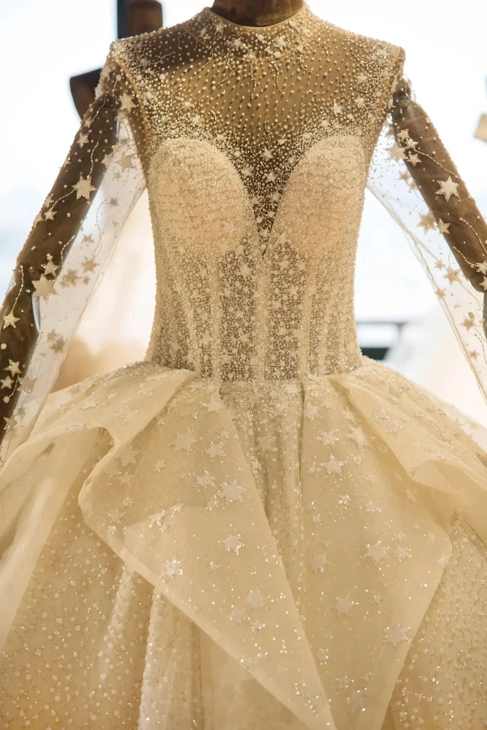 Elegant Long Sleeve Beading Lace-up Tulle Ball Gowns Sparkle Wedding Dress