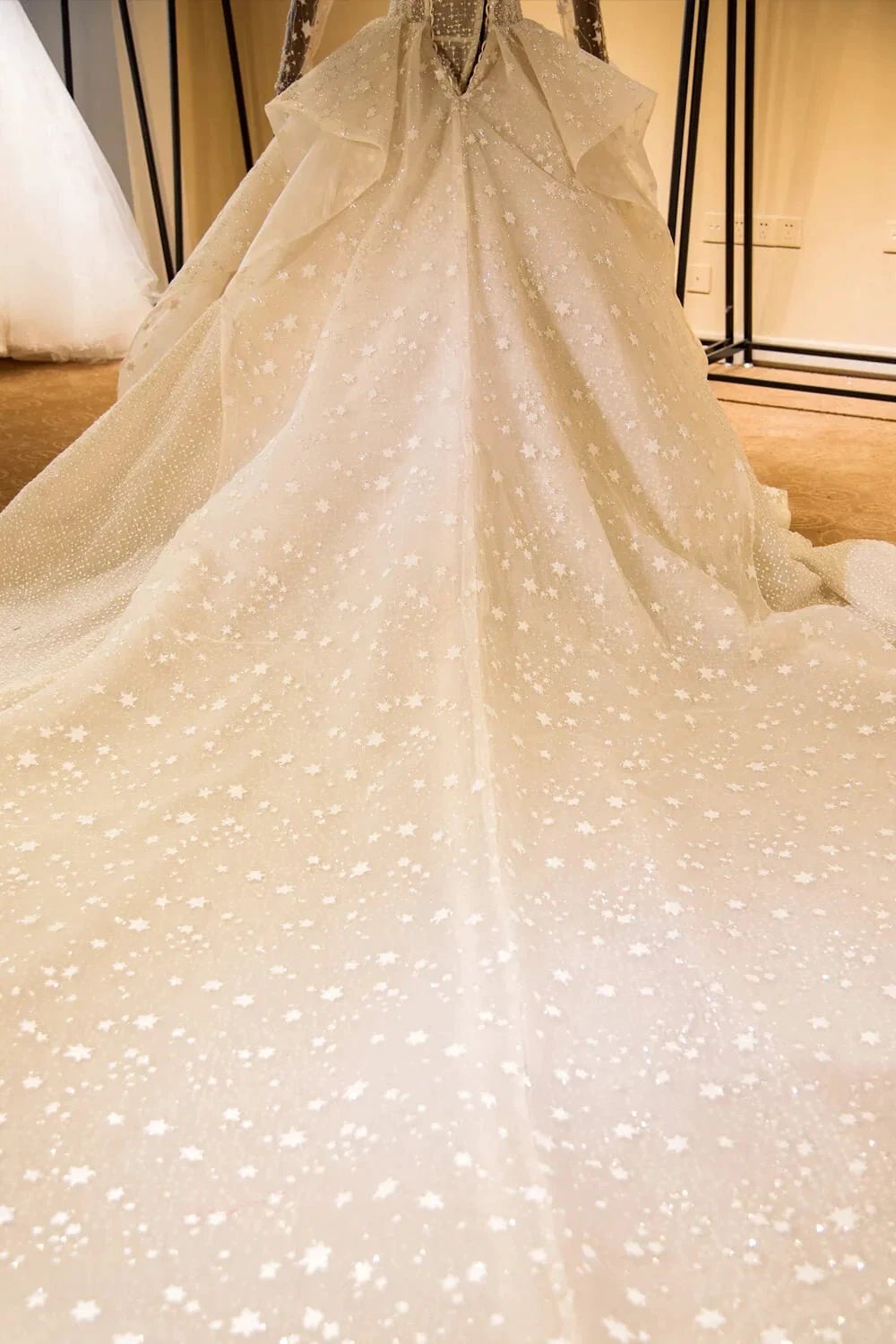 Elegant Long Sleeve Beading Lace-up Tulle Ball Gowns Sparkle Wedding Dress