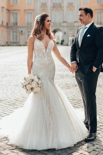 Elegant Mermaid Spaghetti Straps Backless Wedding Dresses With Lace