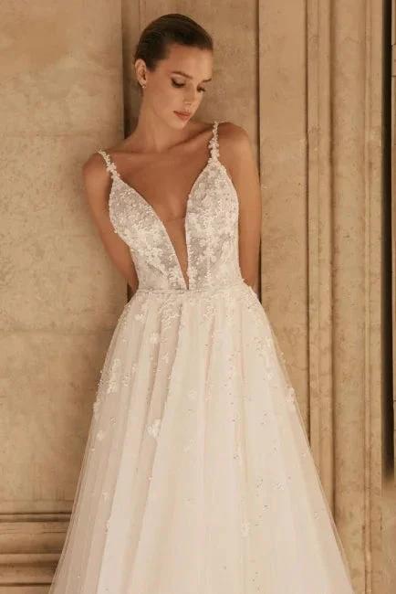Elegant spaghetti straps sleeveless a-line lace Wedding Dresses