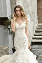 Elegant V-Neck Mermaid Bridal Gown Tulle Lace Appliques Puffy Wedding Dress