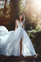 Elegant wedding dresses with lace chiffon floor-length
