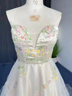 Exquisite A-line Flower Strapless Tulle Prom Dress