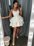 A-line V-neck Lace Sleeveless Short Homecoming Dress