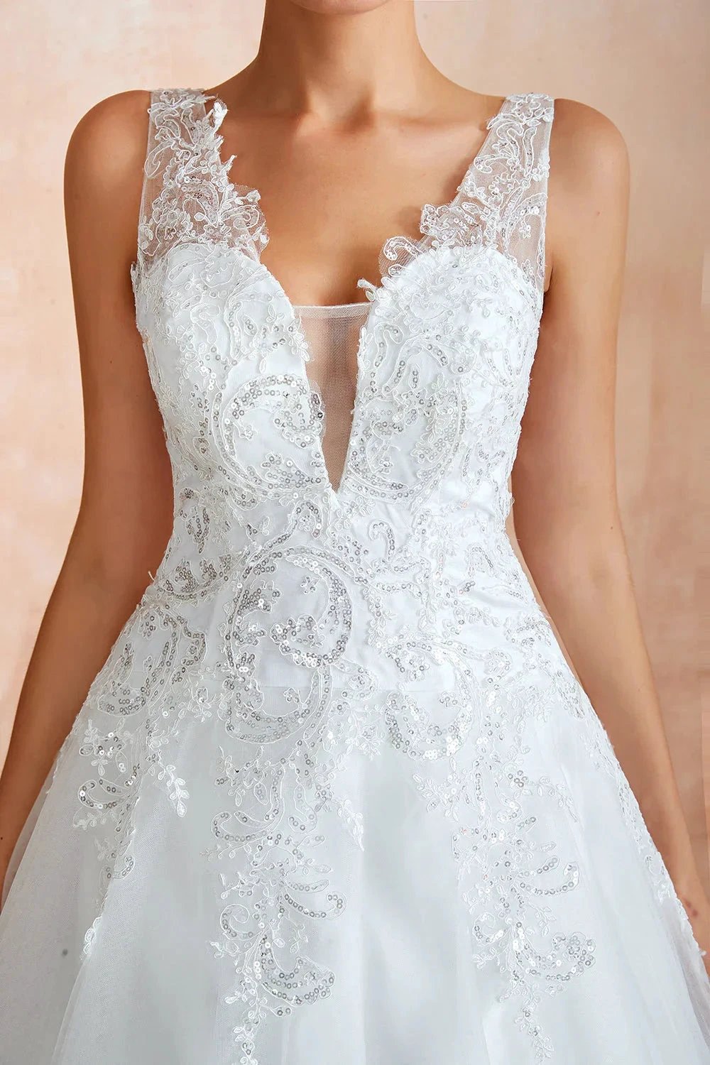 Exquisite Long A-line Appliques Lace Tulle Wedding Dress