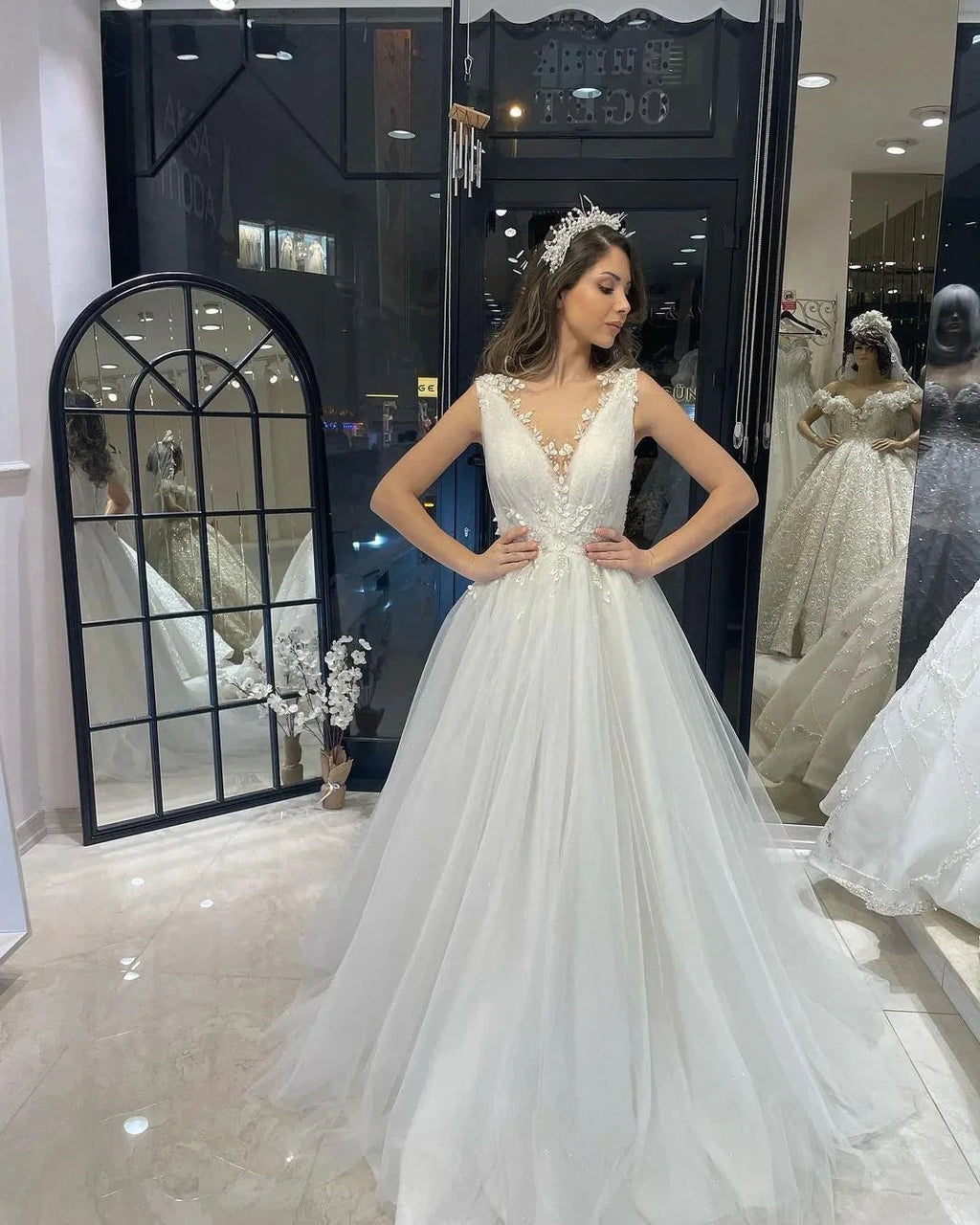 Fabulous Floor Length V-Neck Sleeveless A-Line Tulle Wedding Dress