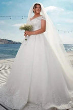 Fashion A-line Off-the-shoulder Wedding Dresses With Lace