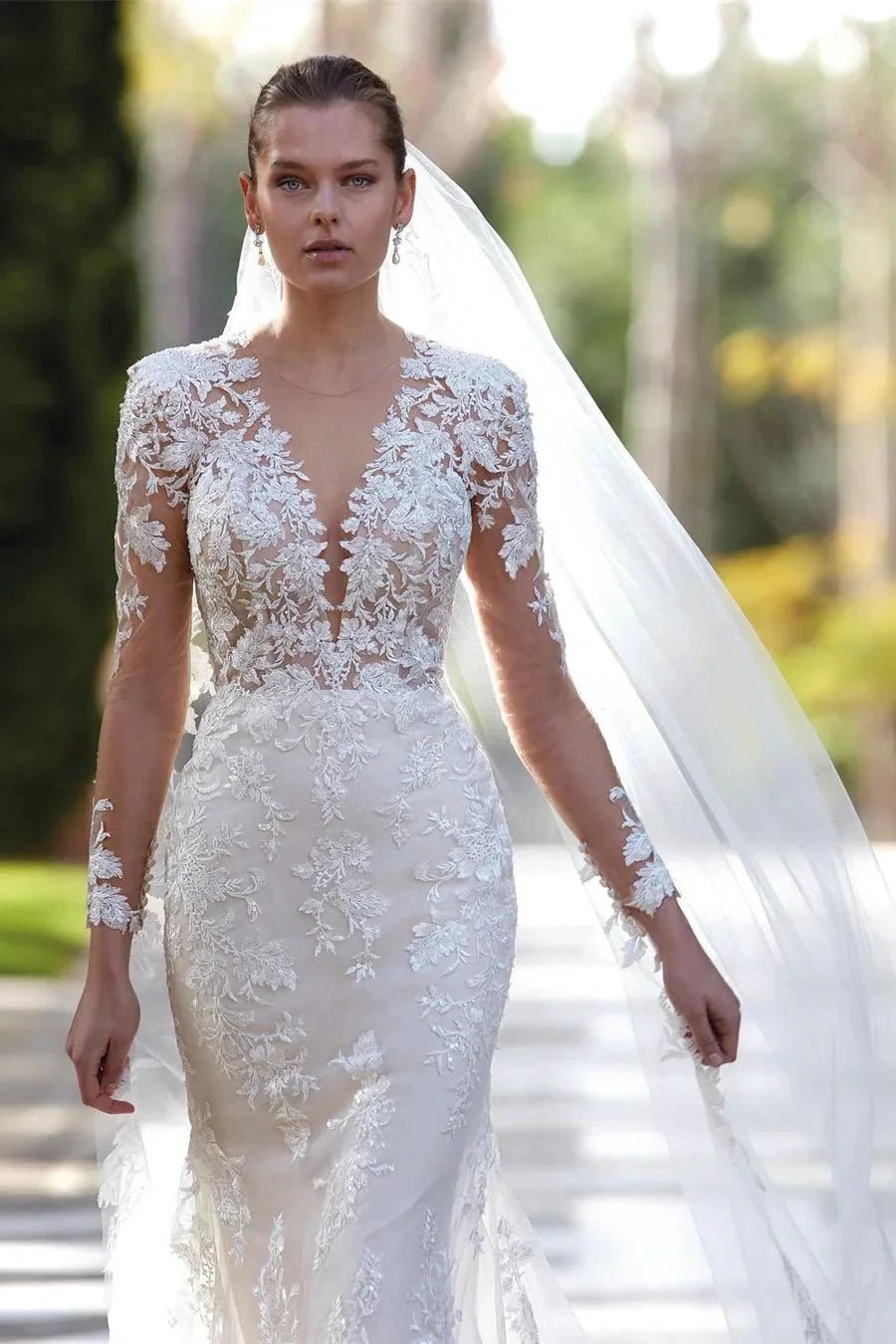 Glamorous V-neck Mermaid Appliques Long Sleeves Wedding Dress With Lace