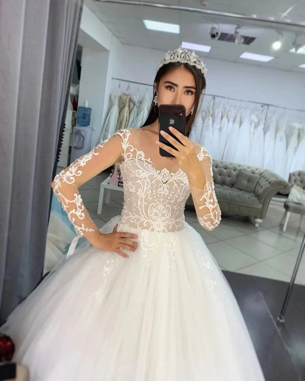 Gorgeous Long A-line Tulle Lace Wedding Dress with Sleeves