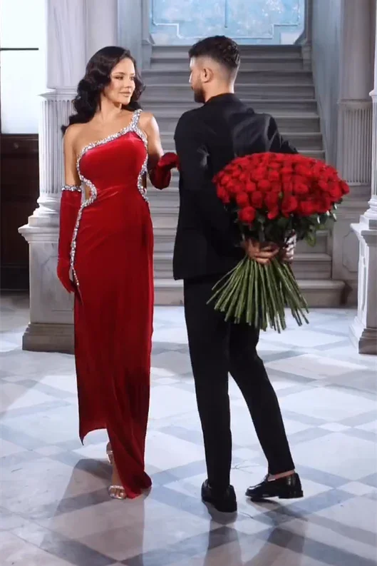 Gorgeous Red Straps Sequined Mermaid Prom Dress With Side Slit